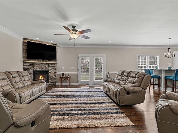 4th image of 254 Spring Forest Rd