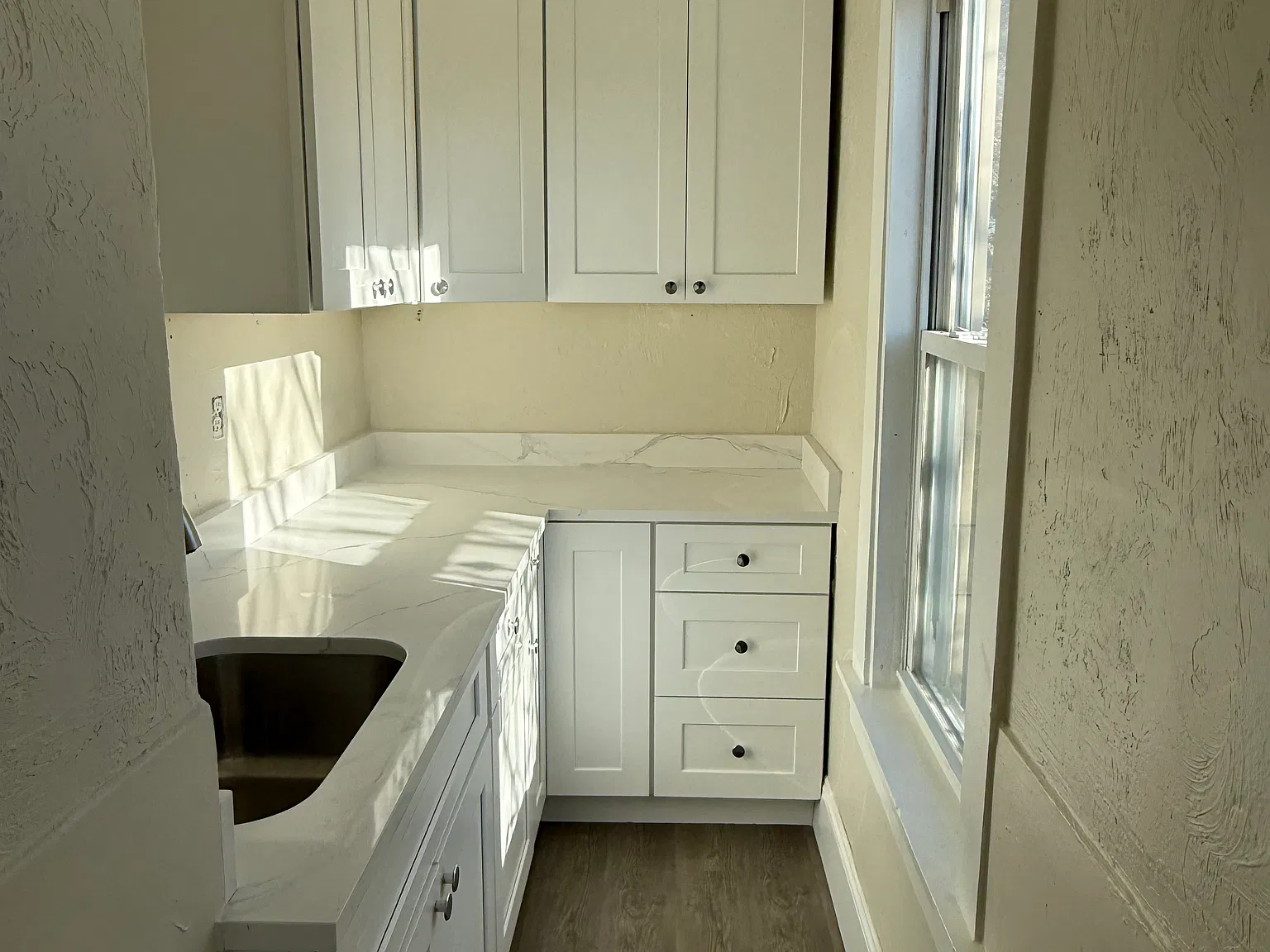 2 bed, 1000 sqft, $1,800 — Photo 2