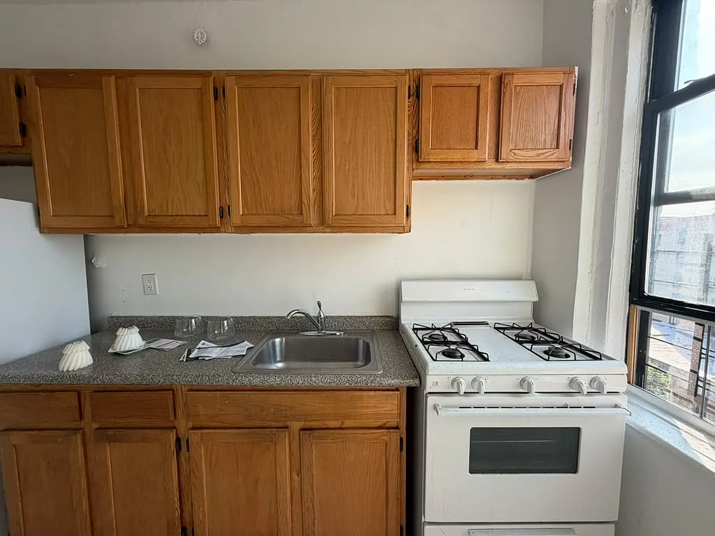 3204 Holland Ave — Photo 3