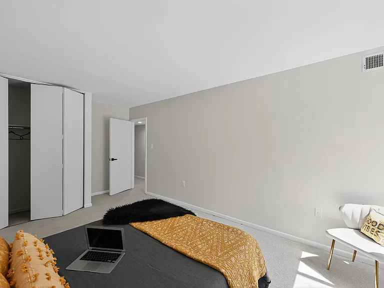 1533 Northgate Sq #11B — Photo 11