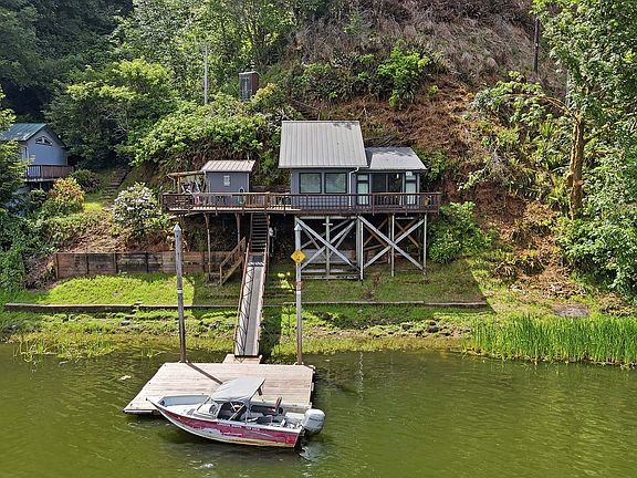 3rd image of 505 N Tenmile Lk