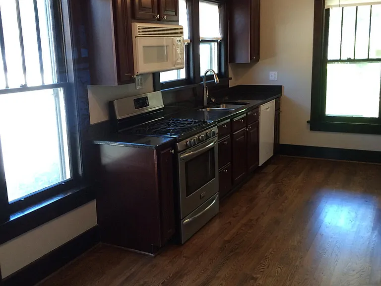 628 Fatherland St — Photo 5