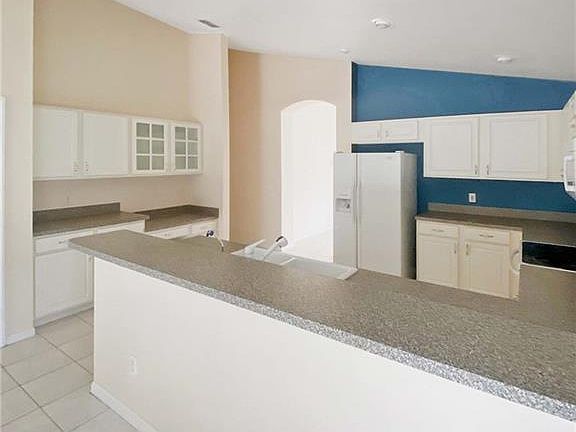 3rd image of 15805 Beachcomber Ave