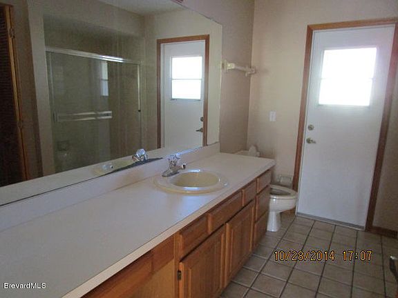 5th image of 440 Island Oaks Pl