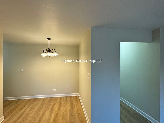 5th image of 5917 N Kenmore Ave #211A