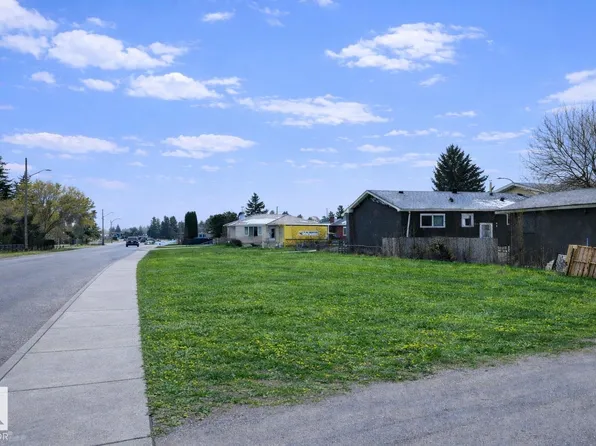 15236 94a St NW, Edmonton, AB T5E 3X6