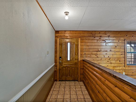 5th image of 9581 Valley View Dr