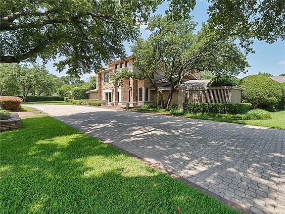 3rd image of 3835 Bellaire Cir