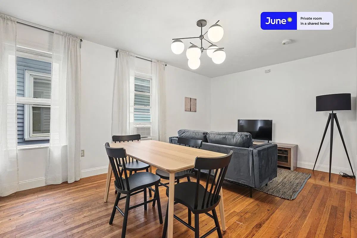 153 Murdock St — Photo 4