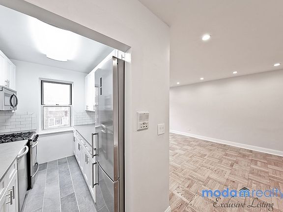 5th image of 3850 Hudson Manor Ter APT 5EE