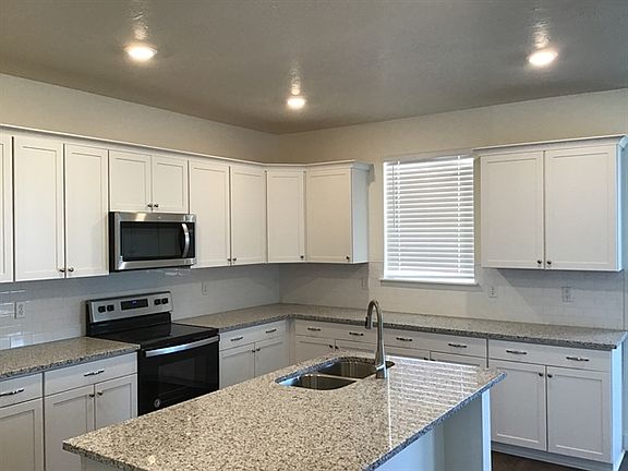 5th image of 1279 N Circle Cv