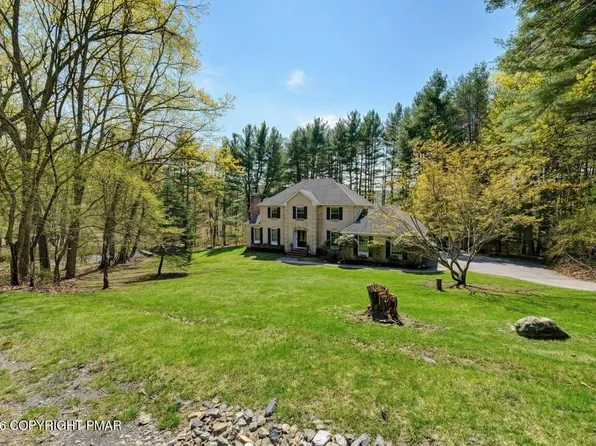 321 Evergreen Dr, Stroudsburg, PA 18360