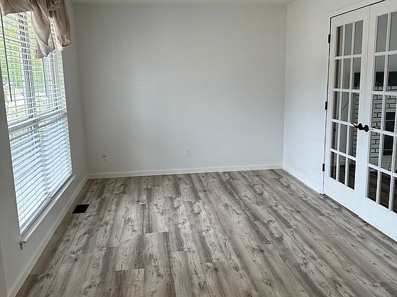 5th image of 3077 Willow Creek Estates Dr