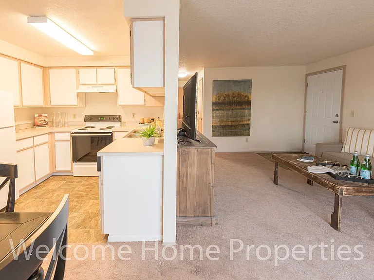 101 Kenwood St — Photo 8