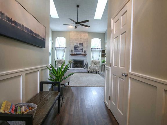 3rd image of 1076 Taylor Woods Pl