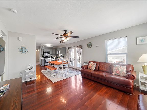 3rd image of 4712 Avenue K
