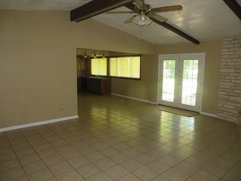 2313 Dover Rd — Photo 6