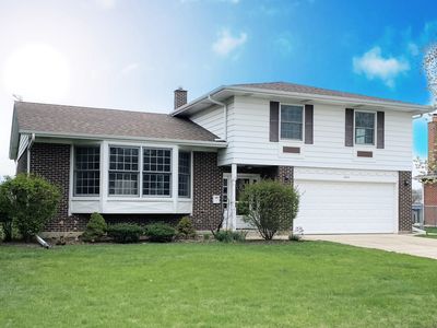 2015 E Avon Ln, Arlington Heights, IL, 60004