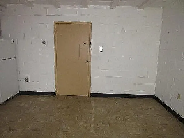 5 Woolf Ave #8 — Photo 7
