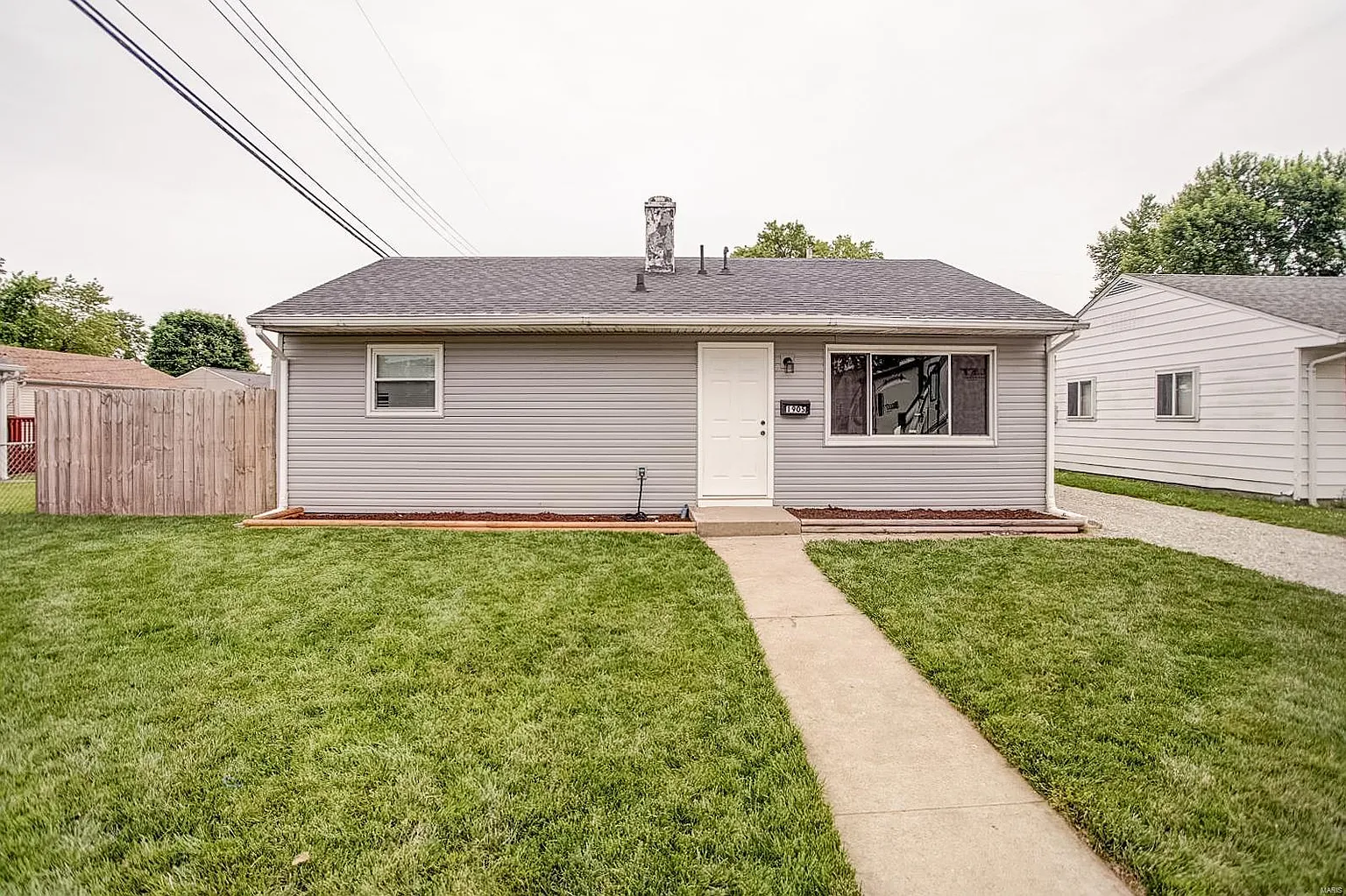 1905 Joy Ave photo 1