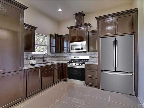 4th image of 1806 Nora Dr
