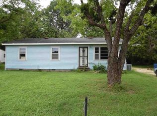 285 Cravens Dr, Savannah, TN 38372