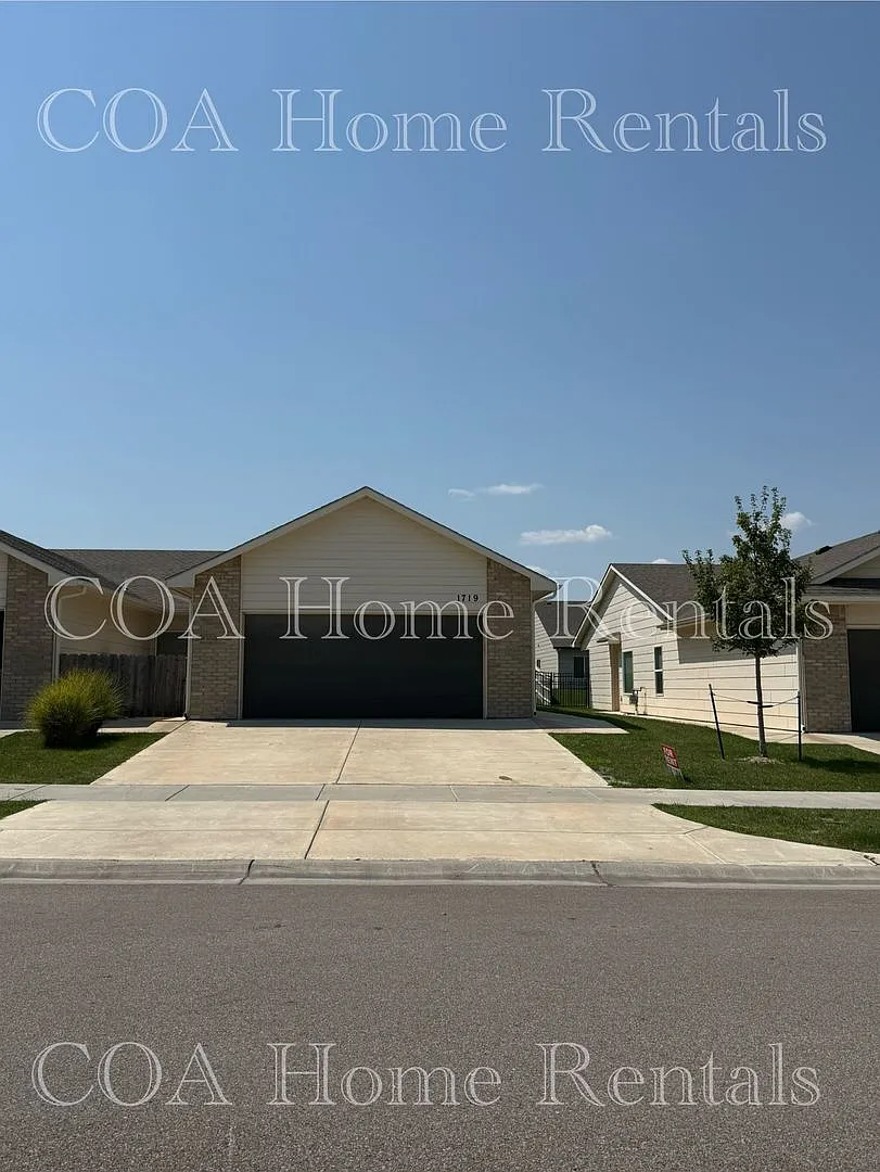 Great West Side Location — Photo 2