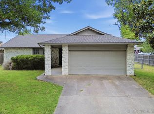 3300 S Ash Pl, Broken Arrow, OK 74012