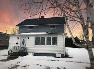 1227 Crystal Lake Blvd, Iron Mountain, MI 49801