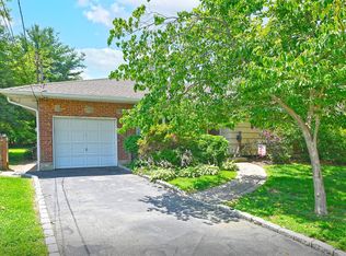 10 Emily Ct, Greenlawn, NY 11740