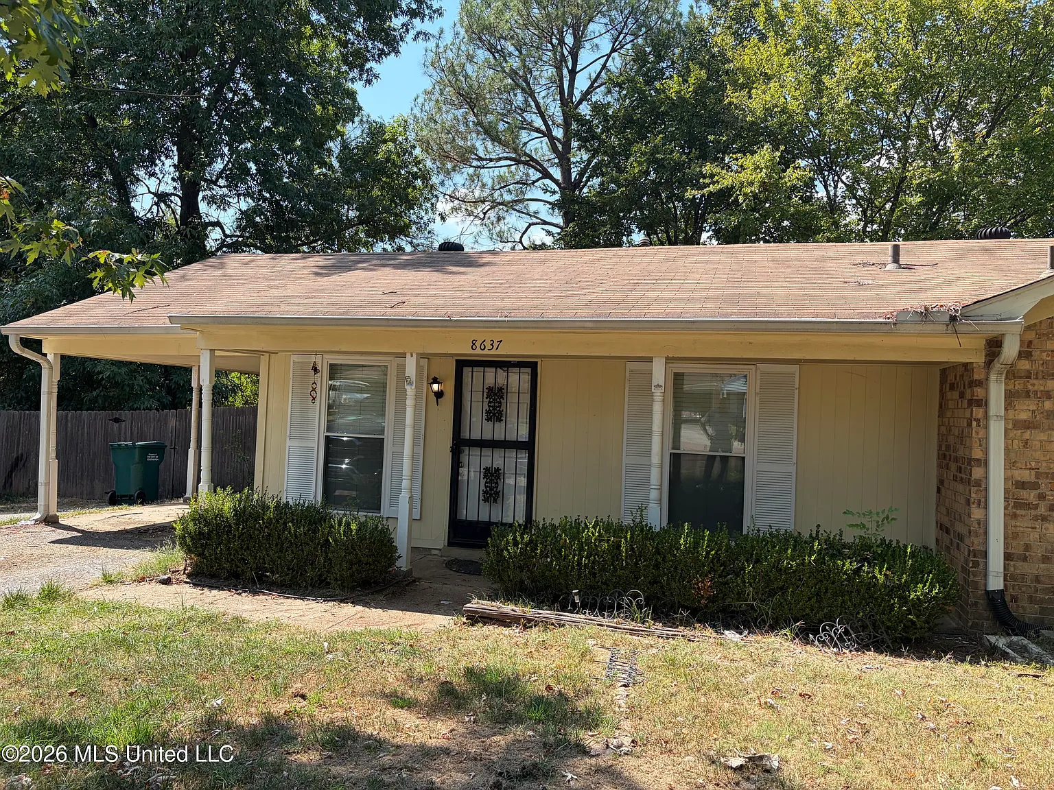 3 bed, 1.5 bath, 1331 sqft, $1,450 — Photo 1