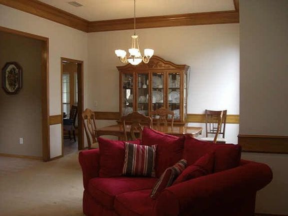 3rd image of 6805 Sweetwater Dr