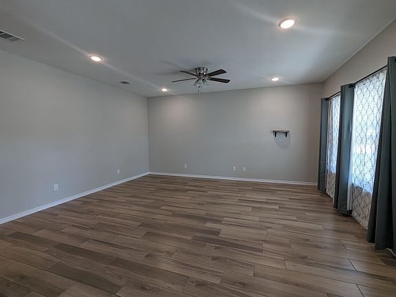 4th image of 12 Samac Ln