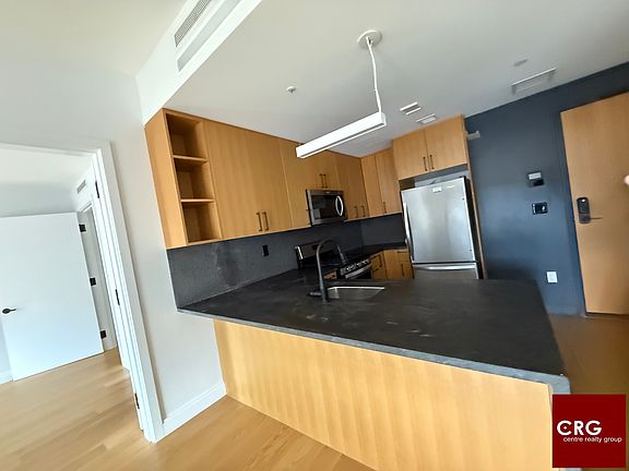 3rd image of 83-84 Gardner St #306L