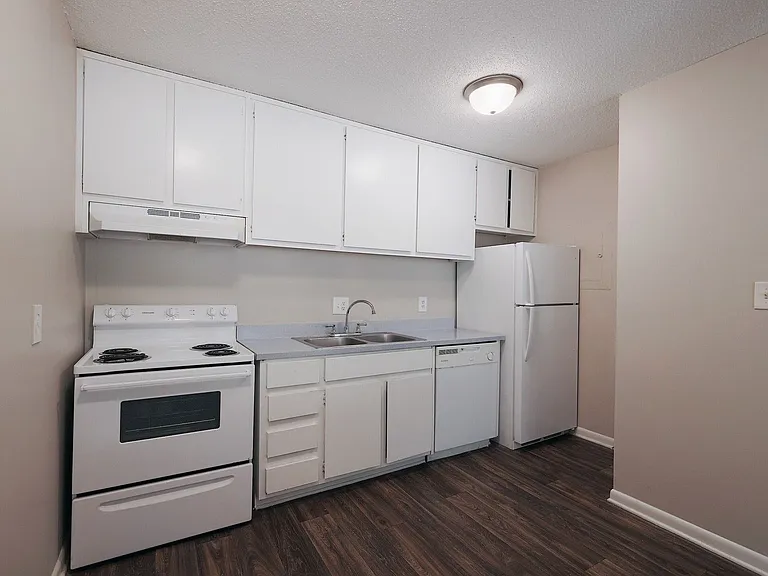 Hampton Hall | Comfort, Convenience, & Community All In One — Photo 92