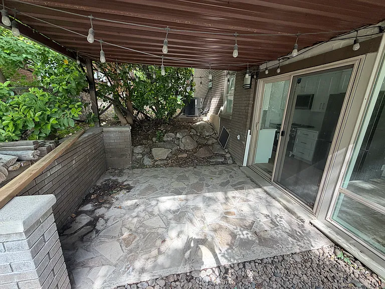 1825 S Foothill Dr — Photo 17