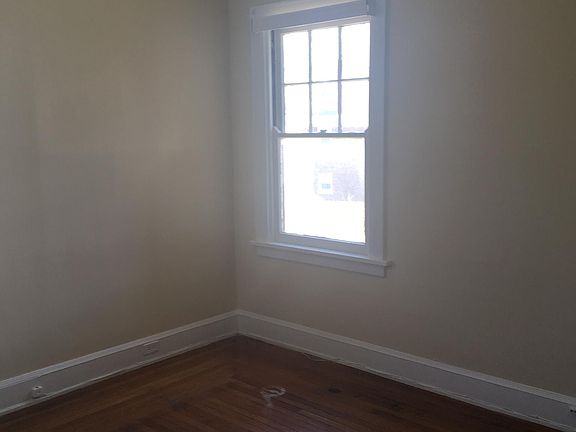 3rd image of 1348 Duncan Ave Floor 2
