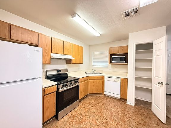 4th image of 11703 Capotillo St #1A