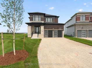 26 Legacy Cir, Wasaga Beach, ON L9Z 0L8