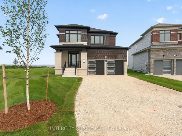 26 Legacy Cir, Wasaga Beach, ON L9Z 0L8