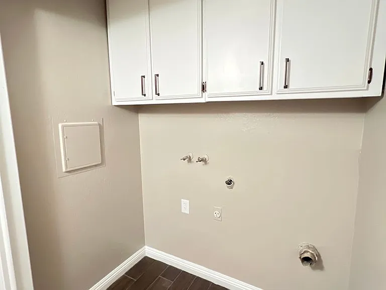 6811 Klamath Way — Photo 27