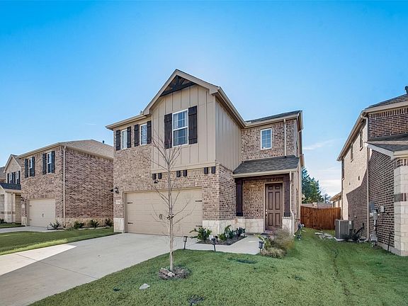 3rd image of 714 Creekwater Ln