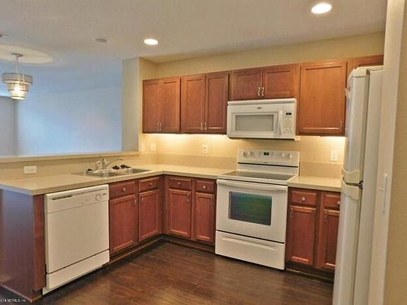 3rd image of 220 Michelangelo Pl