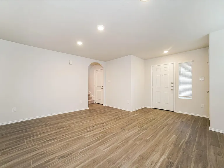 1228 Narrow Heights Dr — Photo 7