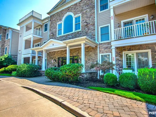 5 Tenakill Park #212, Cresskill, NJ 07626