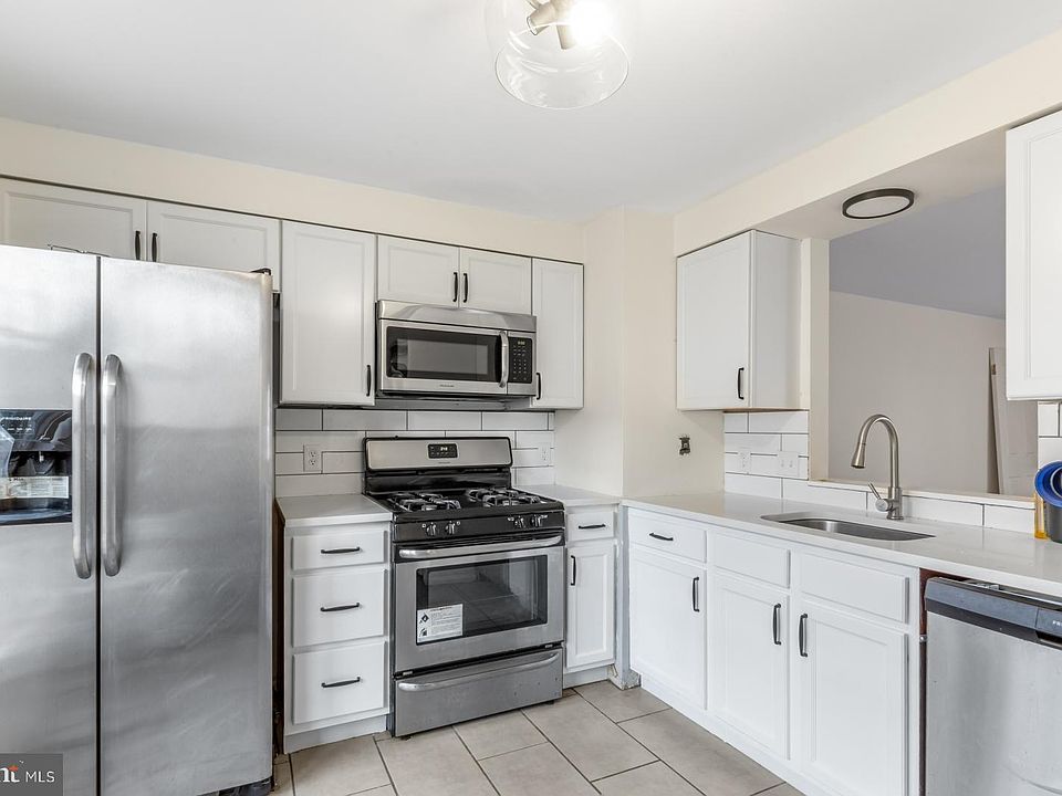 1st image of 846 N Orianna St