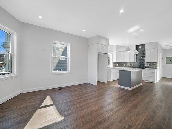 3rd image of 111 Thomas Burgin Pkwy #109