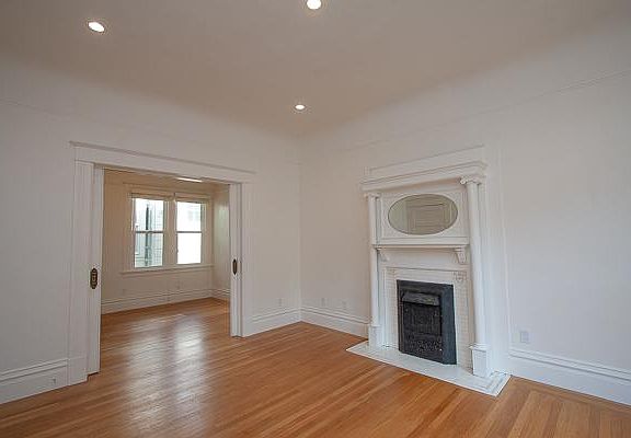 4th image of 1118 Pacific Ave