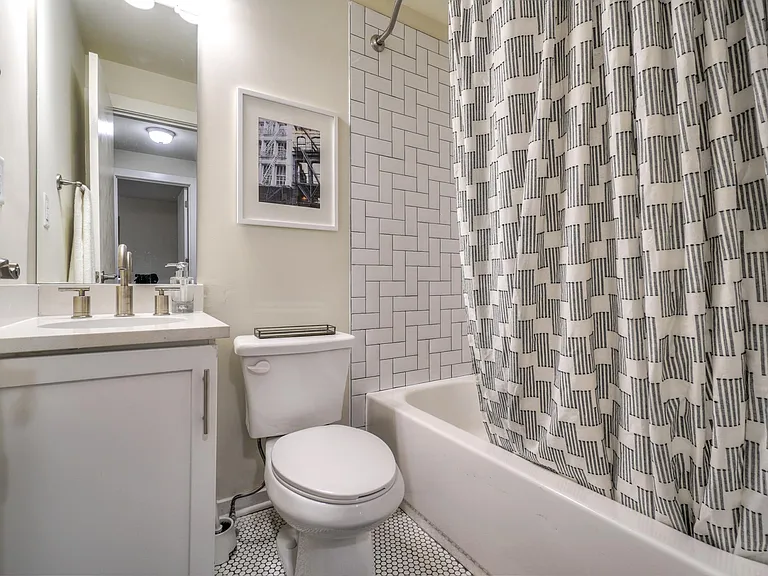 1095 Alta Ave NE #3 — Photo 9