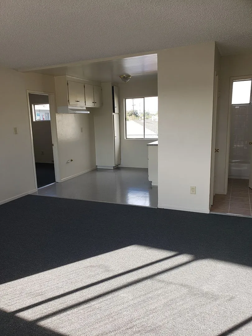 8202 Wilcox Ave. — Photo 4